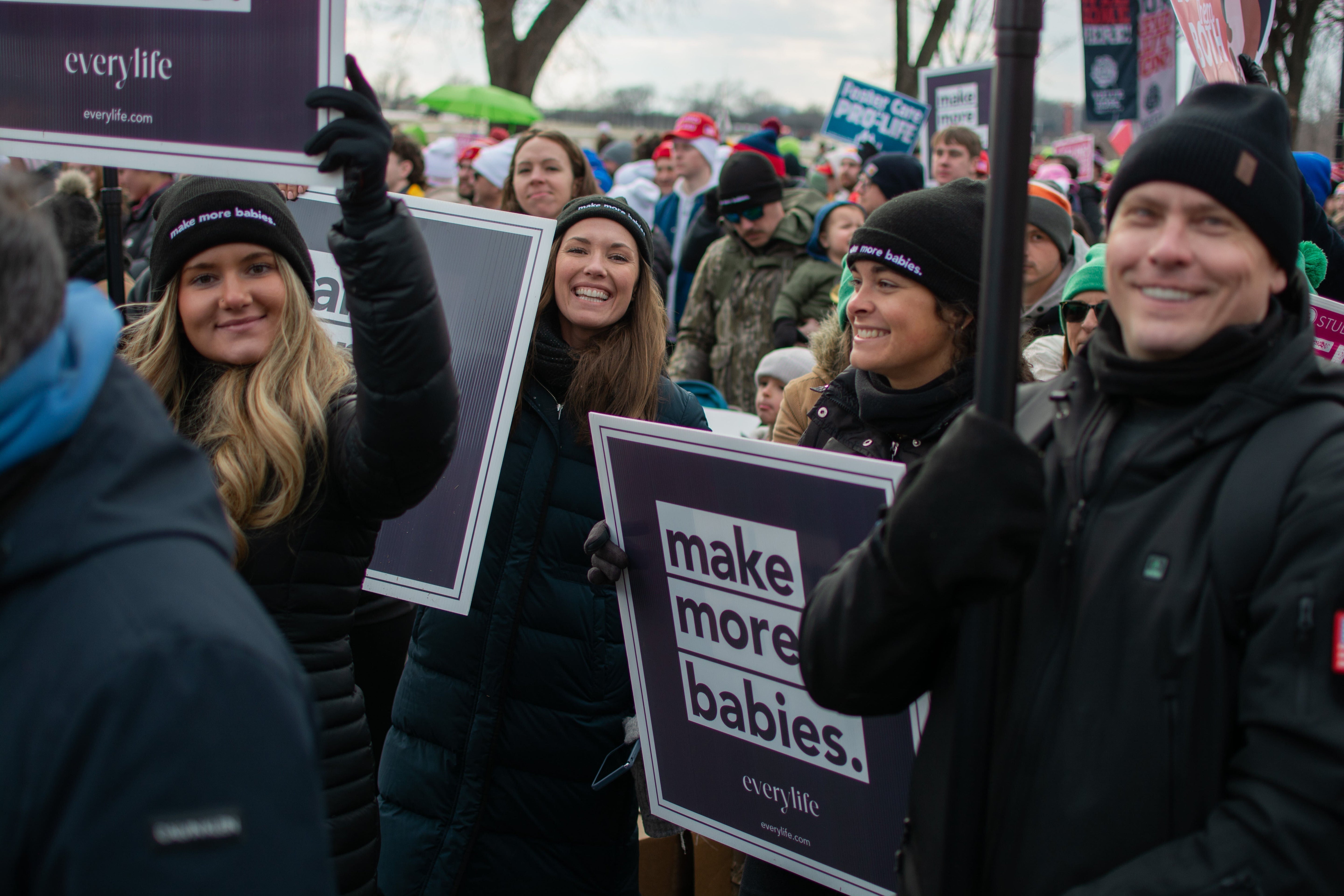 "Make More Babies, 더 많은 사랑을 세상에"