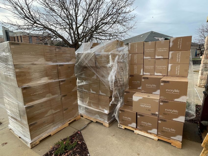 에브리라이프, 댈러스 임신 자원 센터에 24,000개의 기저귀와 38,000개의 물티슈 전달